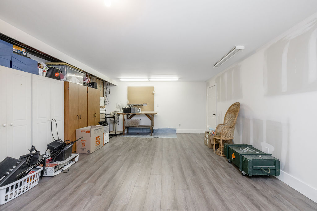 4454 Rosalyn Drive