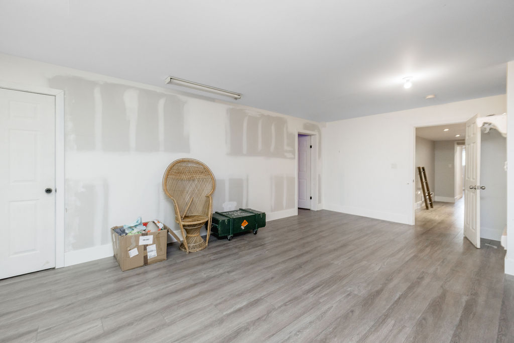 4454 Rosalyn Drive
