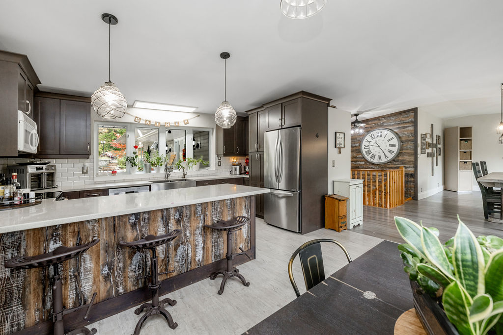 4454 Rosalyn Drive