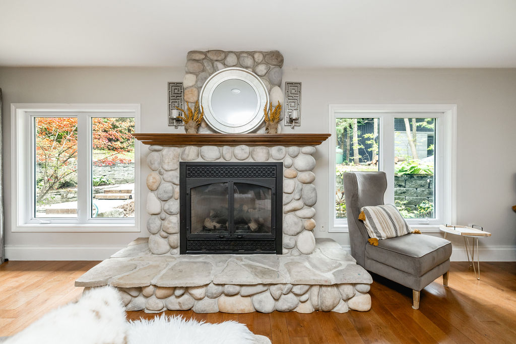 4454 Rosalyn Drive