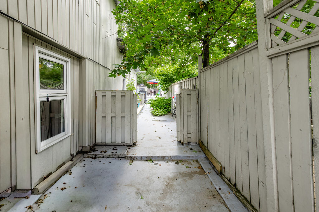 6 Ashdale Court