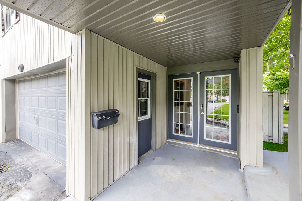 6 Ashdale Court