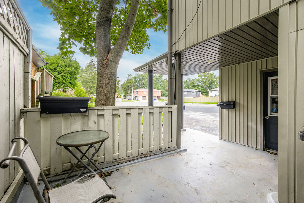 6 Ashdale Court