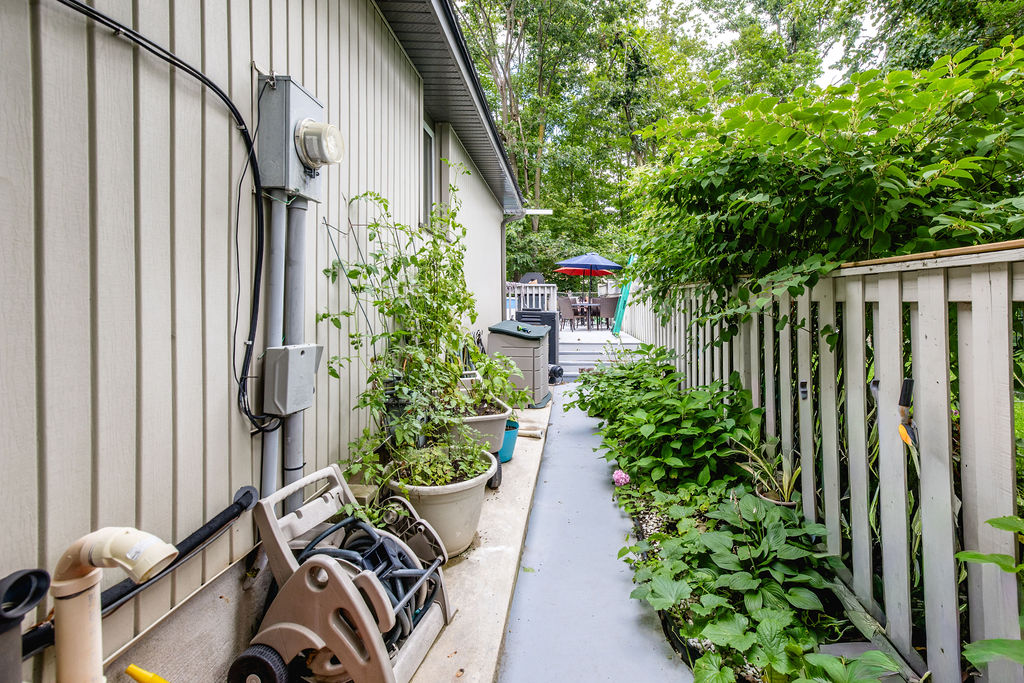 6 Ashdale Court