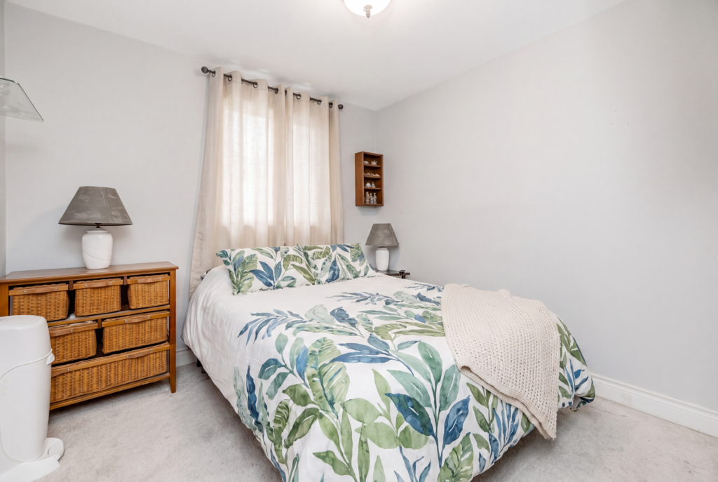 6 Ashdale Court
