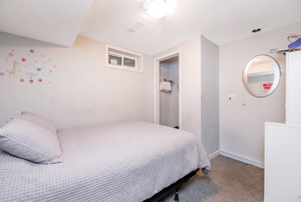 6 Ashdale Court