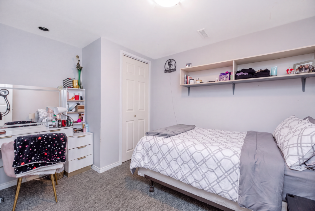 6 Ashdale Court